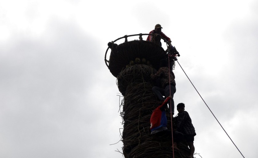 रातो मच्छिन्दद्रनाथको रथारोहण सम्पन्न