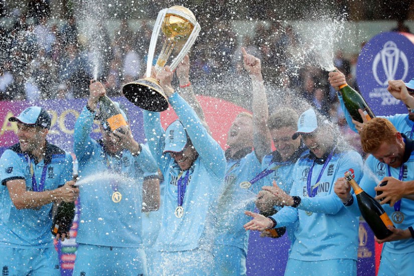 विश्वकप क्रिकेट फाइनल : न्यूजिल्यान्डलाई पराजित गर्दै इंग्ल्यान्डले उचाल्यो उपाधि