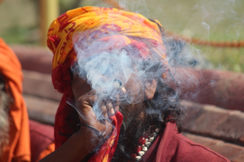 पशुपति क्षेत्रमा भेटिएका बाबाहरु (फोटोफिचर)