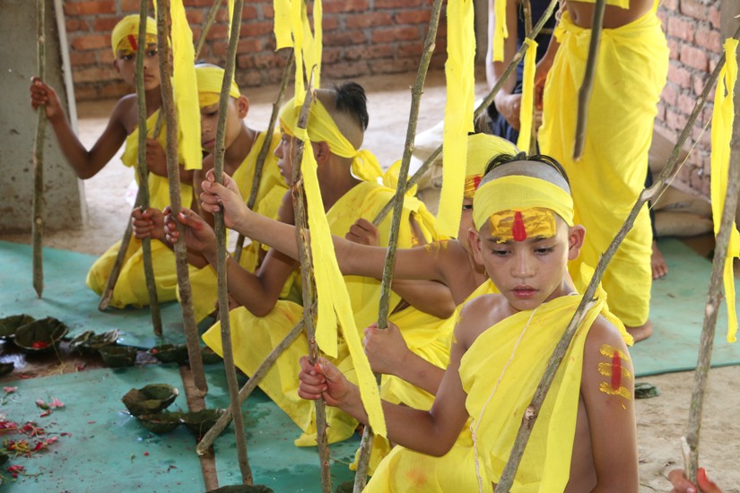 धर्म संरक्षणका लागि चितवनमा समावेशी ब्रतवन्ध