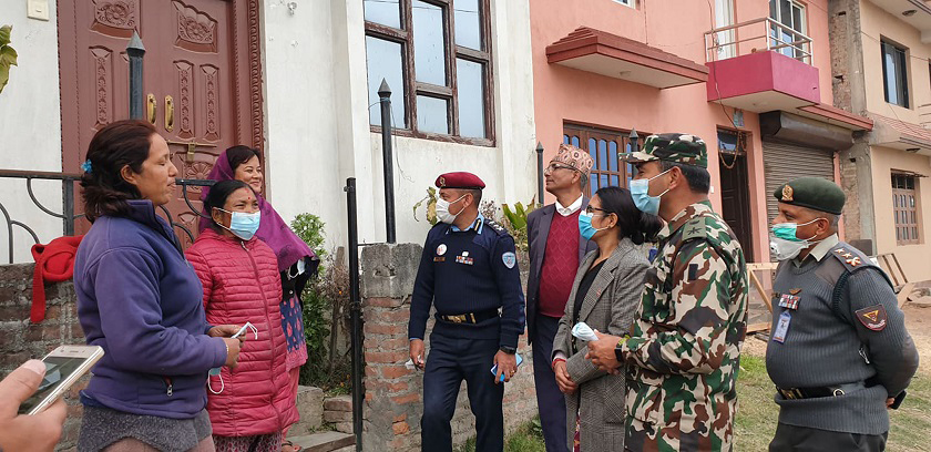 कोरोनाको त्रास हटाउन घरघरमा सुरक्षा टोली