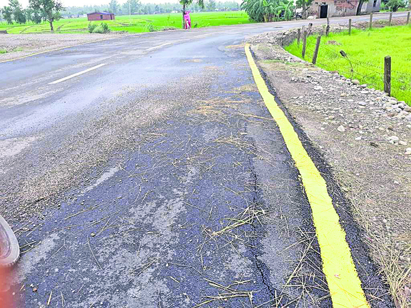महिना नपुग्दै भत्कियो धनगढी चक्रपथ, मिलेमतोमा गुणस्तरहीन काम भएको पुष्टि
