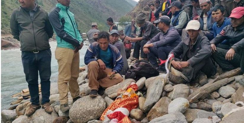 हुम्ला जिप दुर्घटना : शव नभेटिएपछि पुत्ला बनाएर दाहसंस्कार