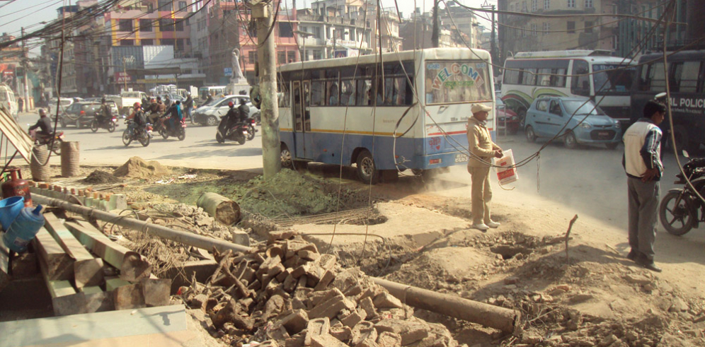 त्रिपुरेश्वर–नागढुंगा सडक : चेकपोस्ट खण्ड अलपत्र, धुलो र खाल्डाले सास्ती