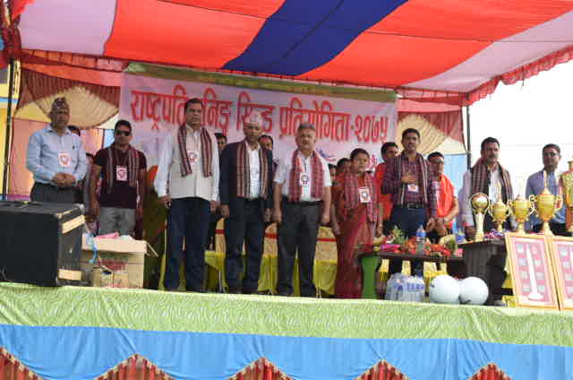 लोथरदेखि सौराहसम्म नौ अर्बमा स्थायी तटबन्ध निर्माण गरिंदै