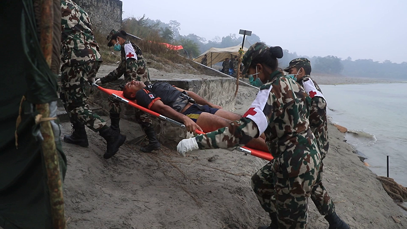 नारायणी नदीमा नेपाली सेनाको जलउद्दार अभ्यास