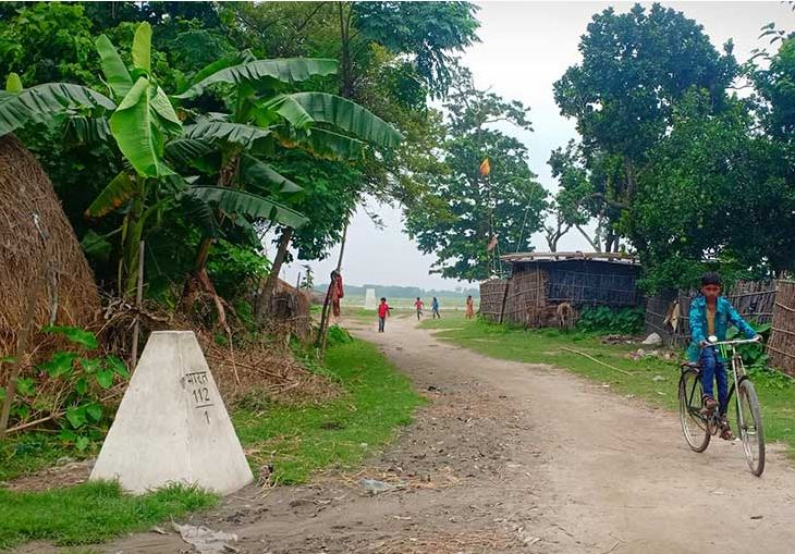 सीमारेखाले छेकेन आत्मीयता