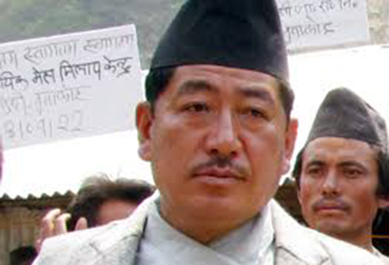 कालो टोपी लगाएका सुनवहादुर