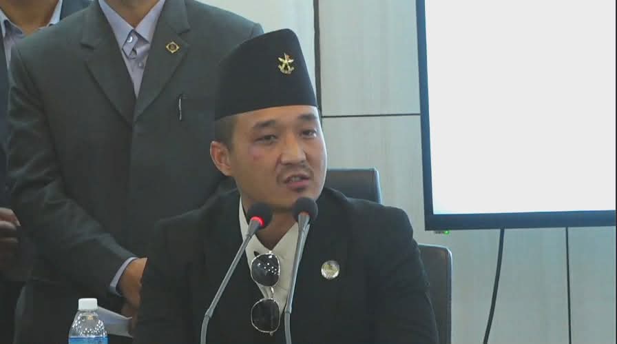 गृहमन्त्री सुधन गुरुङलाई पक्राउ गरी अनुसन्धान गर्न माग गर्दै जेनजी मुभमेन्टद्वारा प्रहरीमा उजुरी