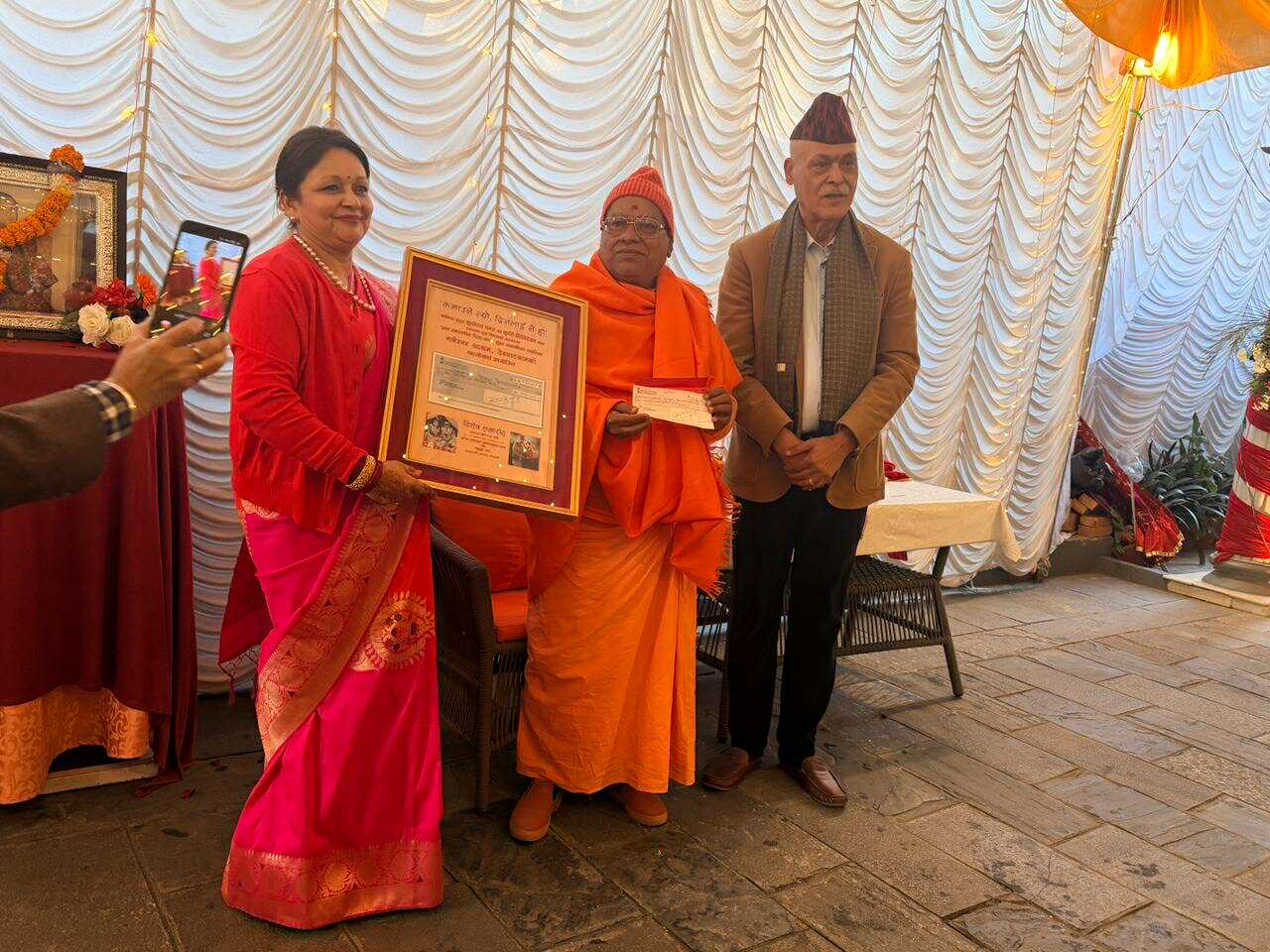 छोराको विहे भोजमा खर्च हुने रकम गलेश्वर आश्रमलाई दान