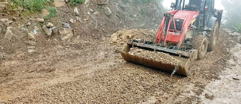 महाभारतमा डेढ बर्षसम्म सडक निर्माण अलपत्र