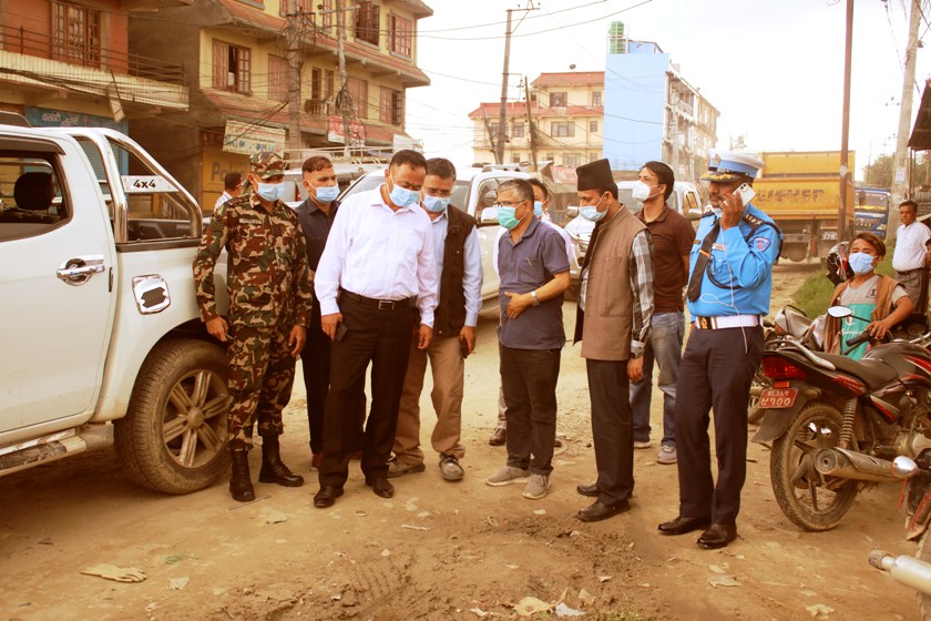 काठमाण्डौमा निर्माण र विस्तार भइरहेका सडकको मन्त्री नेम्बाङद्धारा अनुगमन