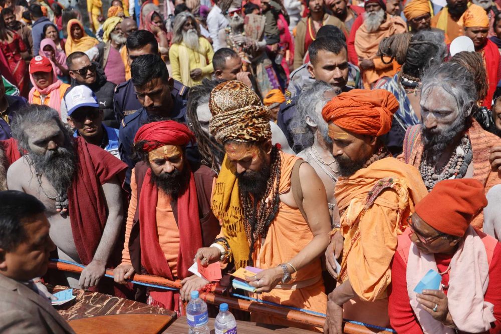 दक्षिणासहित पशुपतिबाट साधुसन्तहरुको बिदाई