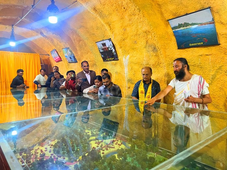 एक लाख बढी पर्यटकले दर्शन गरे शालिग्राम सङ्ग्रहालय