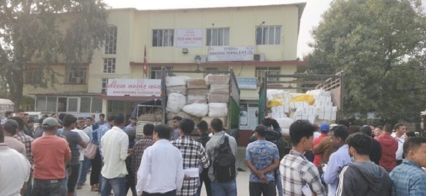 २ करोडको सामानसहित भैरहवा भन्सारबाट २ वटा ट्रक नियन्त्रणमा