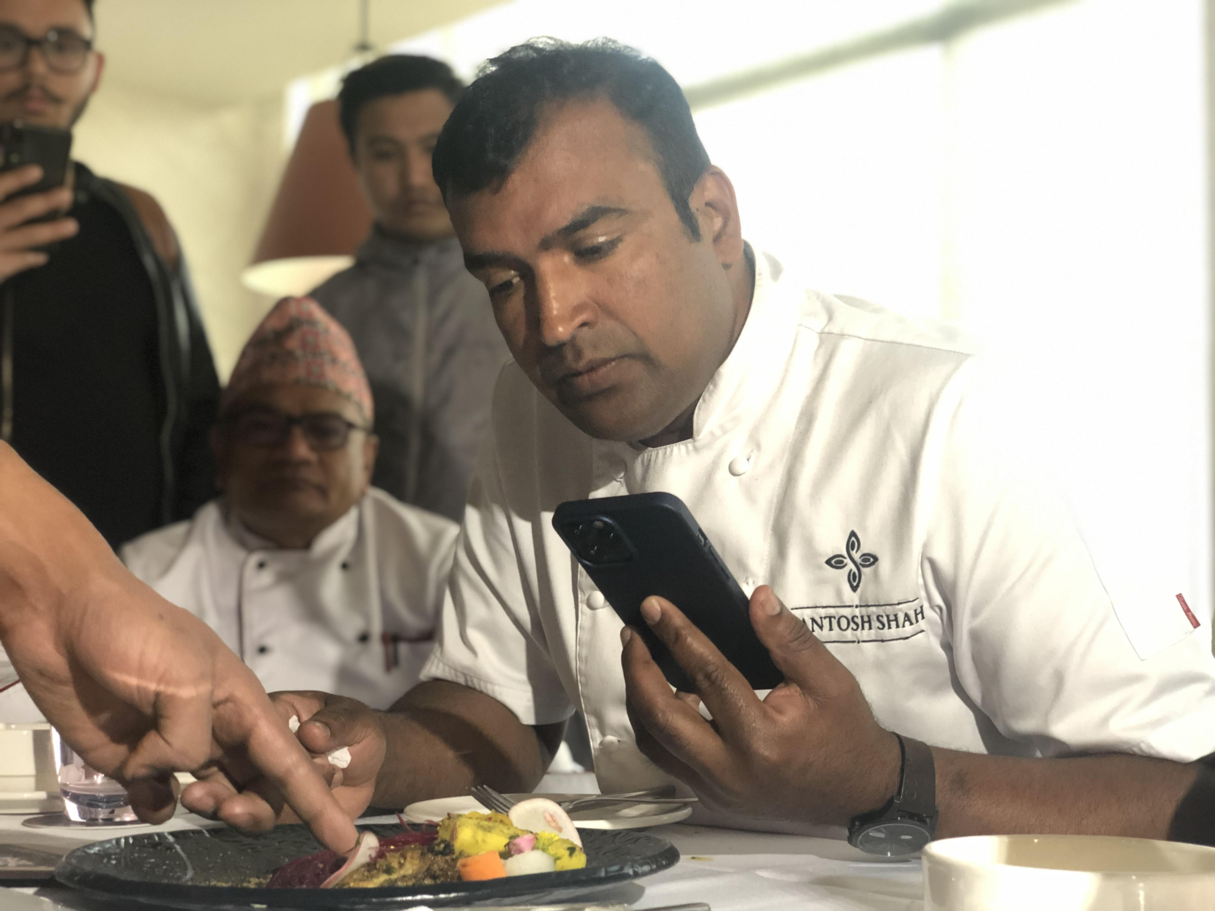 नेपाल आउँदैछन् मास्टर सेफ सन्तोषको टोली आज