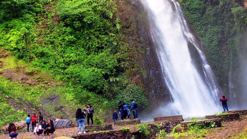 आन्तरिक पर्यटकको रोजाइ बन्दै सहस्रधारा झरना