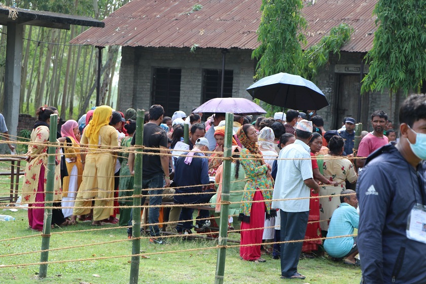 सर्लाहीमा मतदान अधिकृत पक्राउ