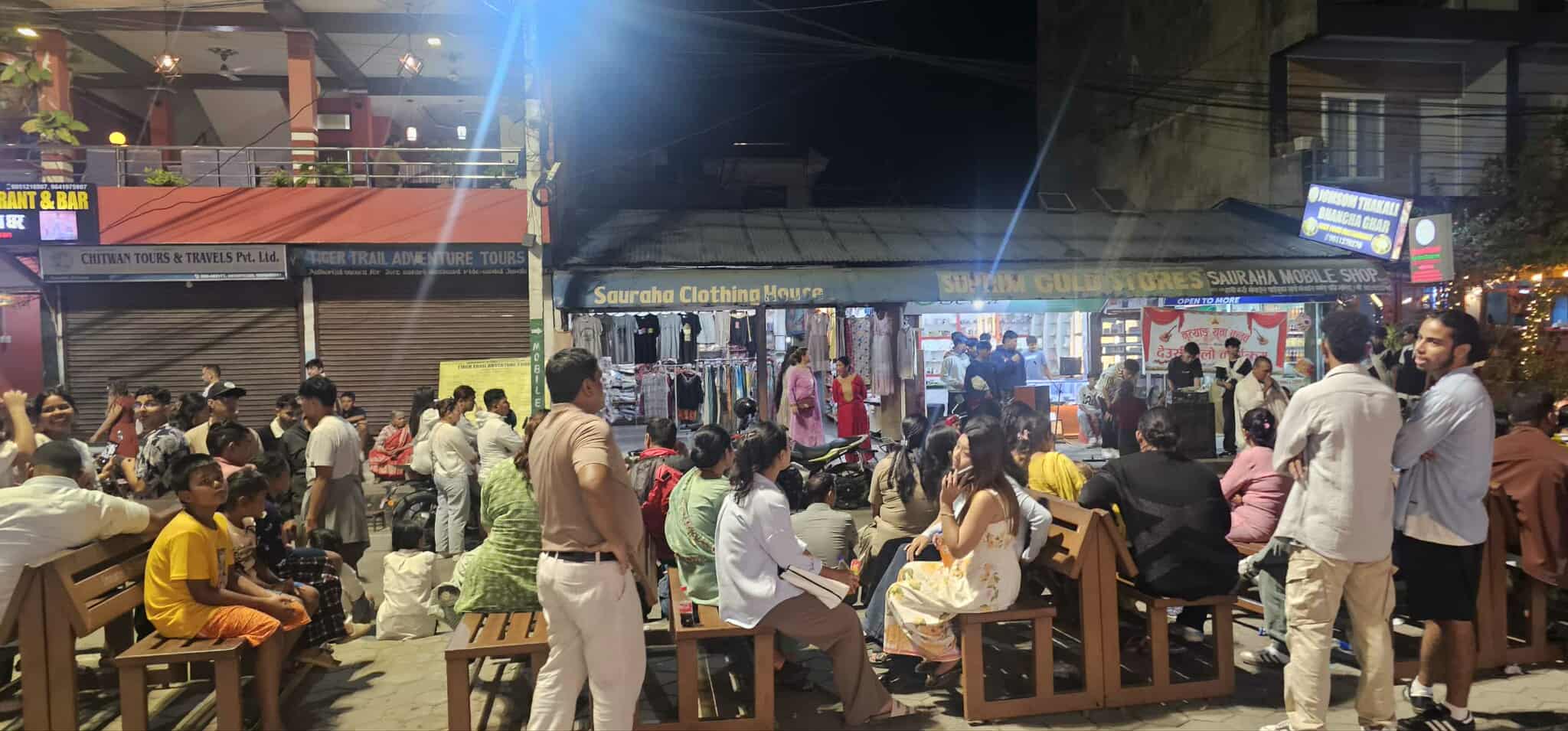 आन्तरिक पर्यटकले भरियो सौराहा