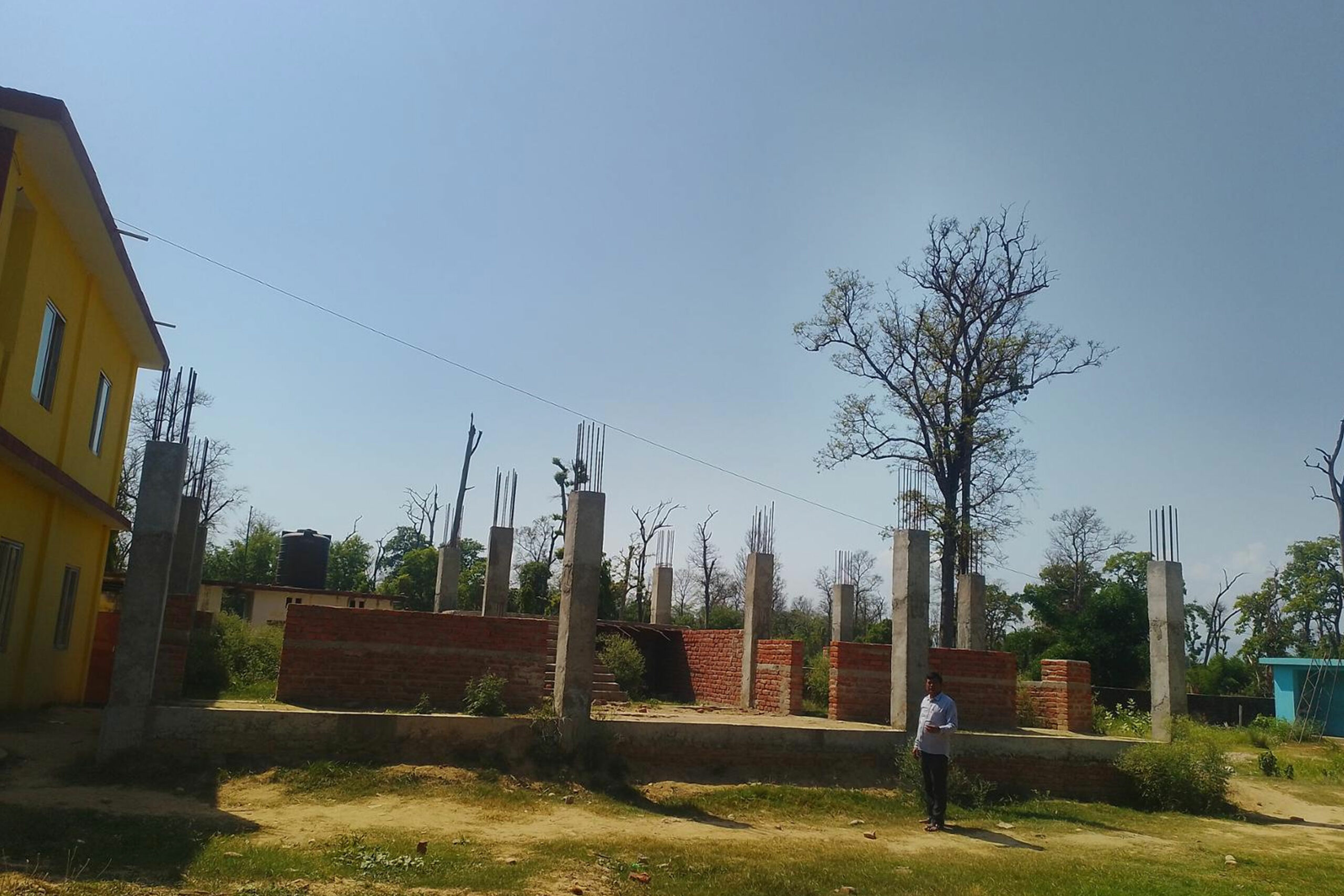 बजेट अभावमा विद्यालय भवन अधुरो