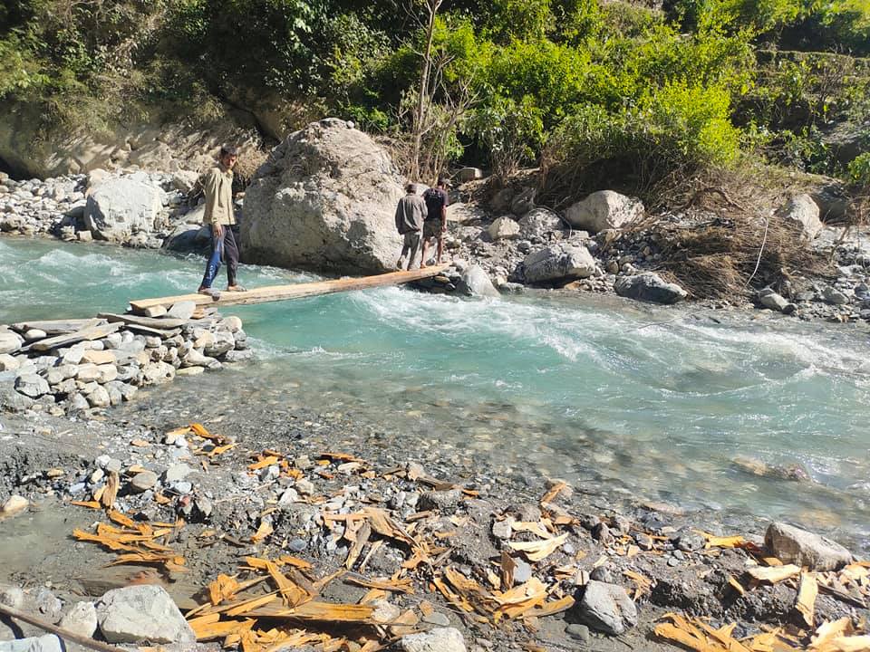 साँघु तर्ने क्रममा सेती नदीमा खसेर किशोरीको मृत्यु