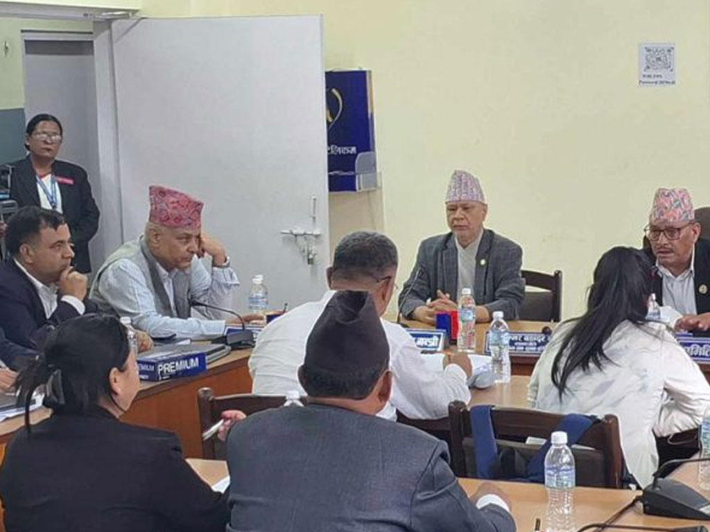 शिक्षकको कार्यसम्पादन मूल्यांकन अंक घटाएर ८० बनाउने प्रस्ताव