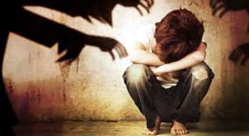 इन्टरनेटको गलत प्रयोगः बालबालिका यौन शोषणमा पर्दै