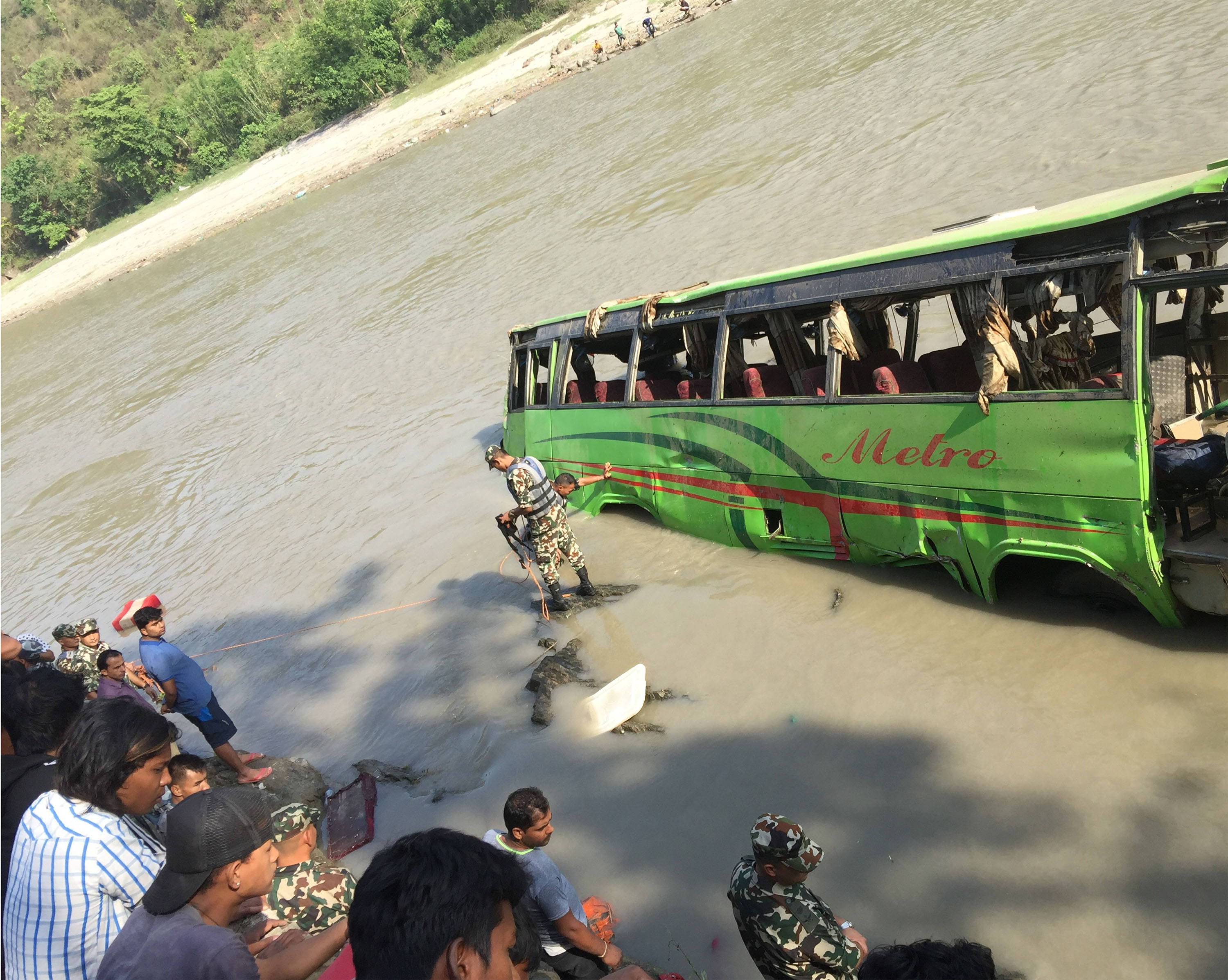 बस दुर्घटना : मृतकको सङ्ख्या आठ पुग्यो