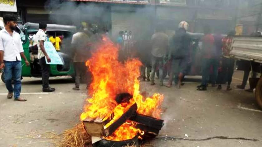 श्रीलंका संकट : कानून उल्लंघन गर्नेलाई गोली हान्ने आदेश