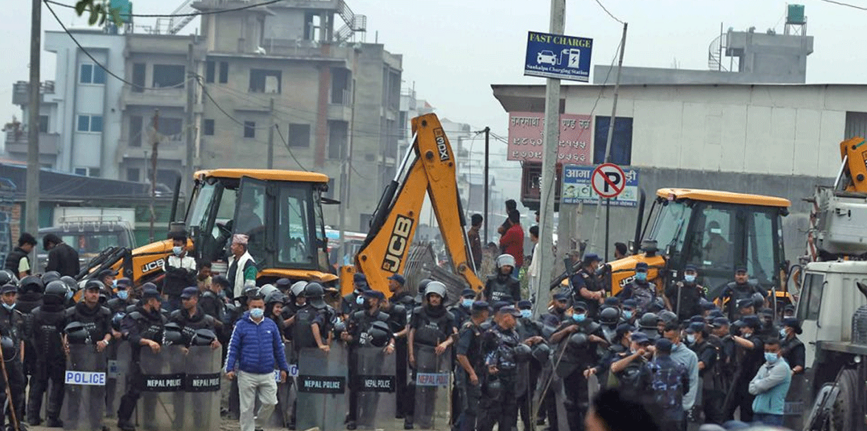 मनोहरा सुकुम्वासी बस्तीमा घरटहरा भत्काउन सुरु