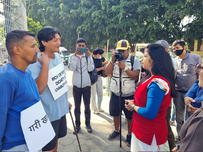 ‘ई’लाई भेटेर उपमेयर डंगोलले भनिन्– फुटपाथ व्यवसायीलाई विकल्प दिने नीति बनाउन प्रयास गर्छु