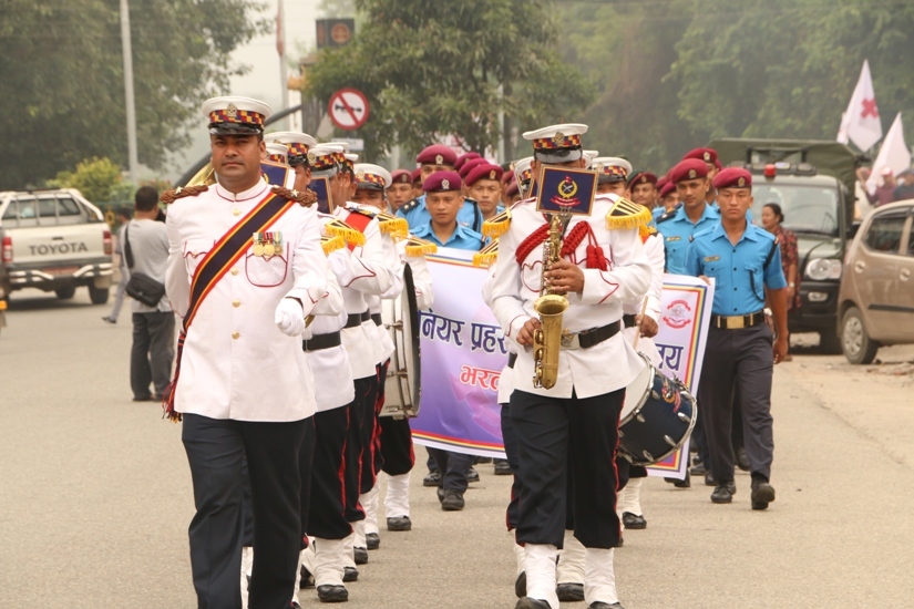 आज चौंथो संविधान दिवस, चितवनमा निकालियो प्रभातफेरी (फोटोफिचर)