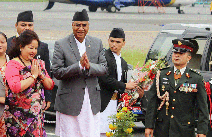 ‘अधिनायकवाद’ नआउँदै अख्तियार उल्लंघनको डरलाग्दो उदाहरण : आफ्नी पत्नीलाई समेत अंगरक्षक !