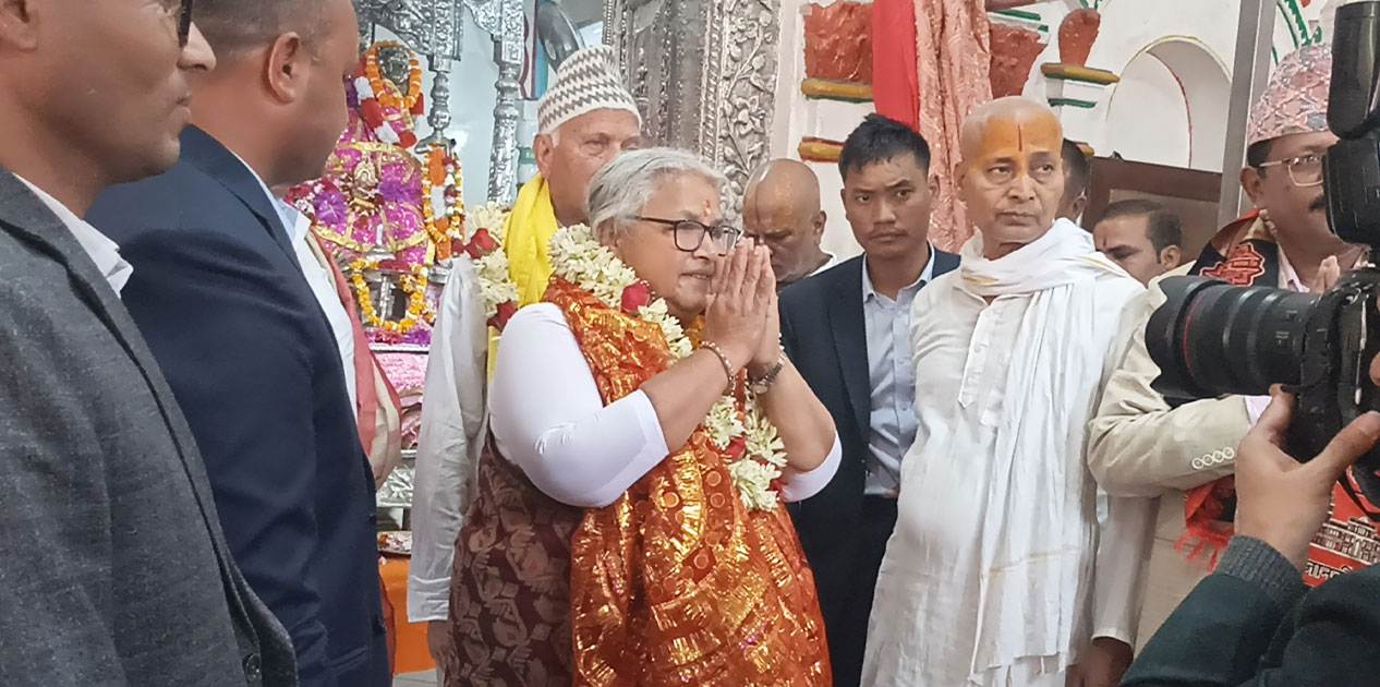 प्रधानमन्त्री कार्कीद्वारा जनकपुरस्थित जानकी मन्दिरमा विशेष पूजा अर्चना
