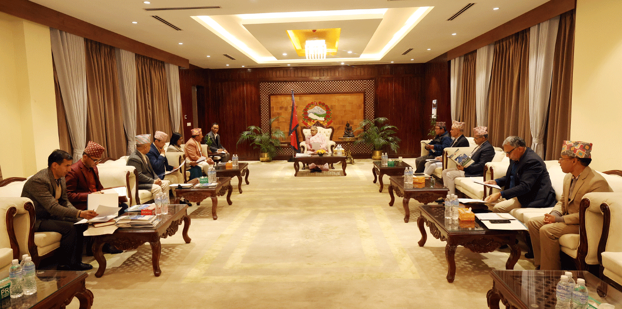 आगामी निर्वाचनबारे हालसम्मको कार्य प्रगतिका विषयमा प्रधानमन्त्री कार्कीले लिइन जानकारी