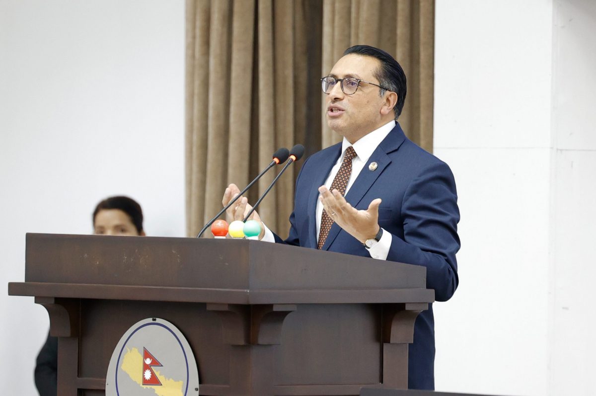 कर नउठाउने, खर्च मात्रै गरिराख्ने हो भने हामी गम्भीर राष्ट्र बन्दैनौँ: अर्थमन्त्री वाग्ले