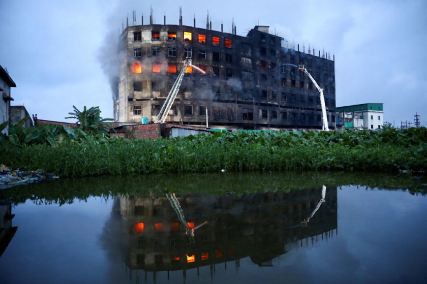 बङ्लादेशको एउटा कारखानामा आगलागी हुँदा कम्तीमा ५२ जनाको मृत्यु