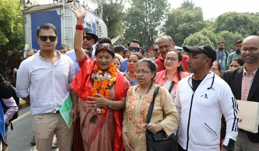 काठमाडौंको मेयरमा कांग्रेसबाट सिर्जना सिंहको उम्मेदवारी दर्ता