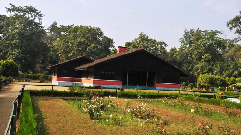 टीकापुर उद्यानमा पर्यटक भरिभराउ