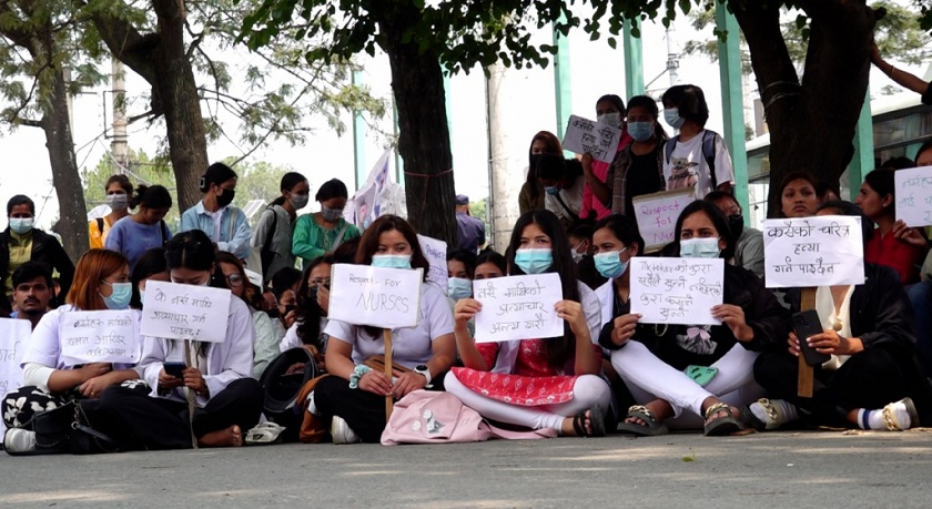 सामाजिक सञ्जालमा नर्सहरूको चरित्र हत्या गरिएको भन्दै माइतीघरमा विरोध प्रदर्शन