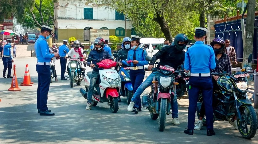 ६ महिनामा १० लाखभन्दा बढी सवारीसाधन कारबाहीमा, ७९ करोड ७१ लाख राजस्व सङ्कलन