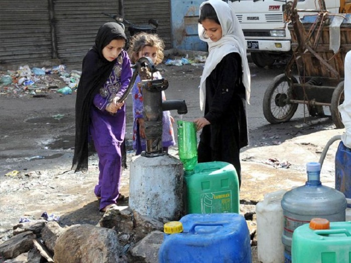 पाकिस्तानको रावलपिंडीमा बढ्दो गर्मीसँगै खानेपानीको अभाव